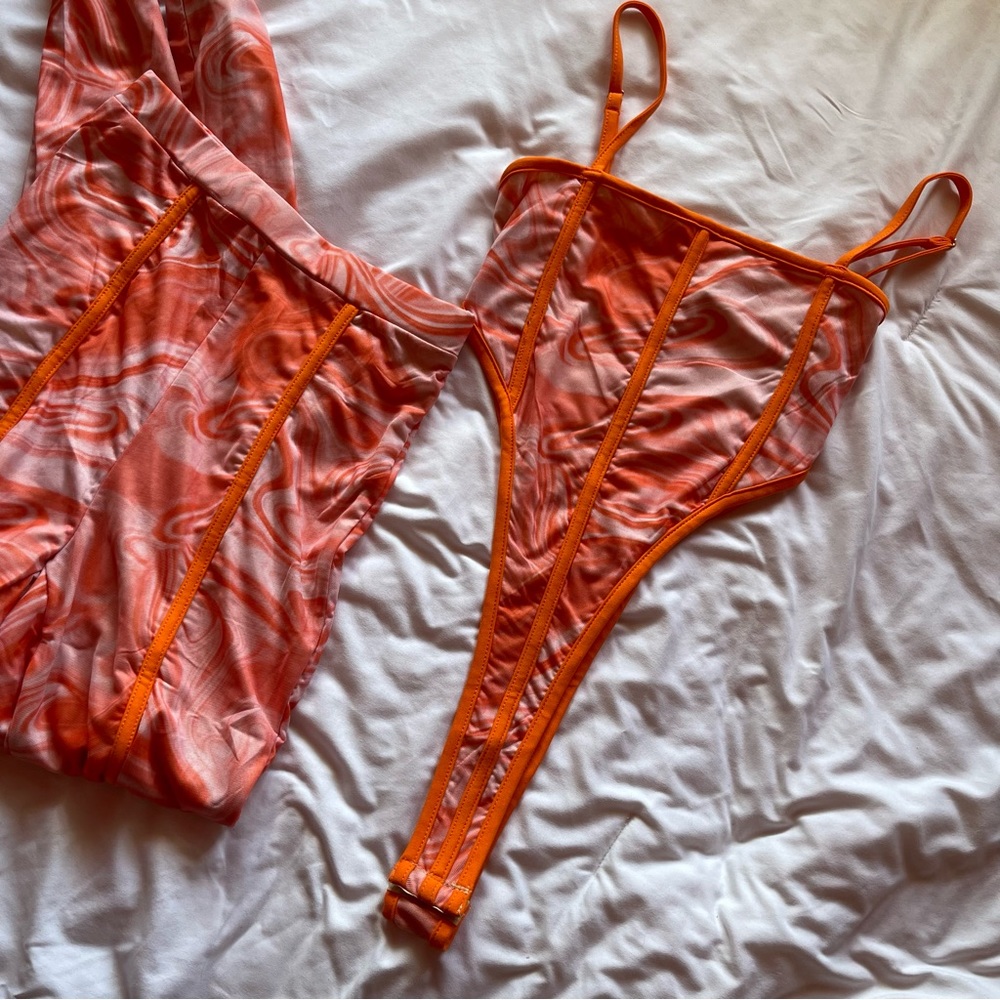 Fashion Nova Mesh Legging Set - Orange/combo (size S)🍑